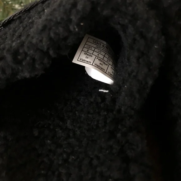 NWOT ugg fluffita slippers - Picture 4 of 6